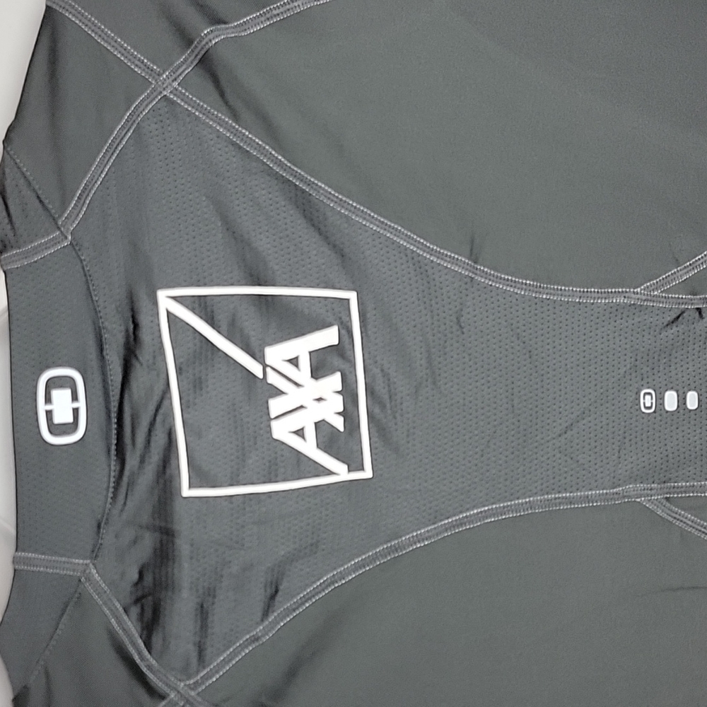Women OGIO Endurance V-Neck Shirts - Picture 6 of 6